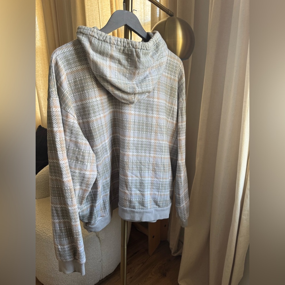 Billie Eilish Plaid Gray Hoodie Sweater | Medium - Picture 7 of 7